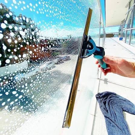 Screen cleaning service